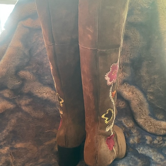 NEW Frye Embroidered Brown Suede Knee-High Boots - Picture 2 of 13